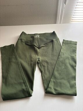 Women’s Medium Olive Green Ribbed Yoga Leggings High Waist Stretch Activewear